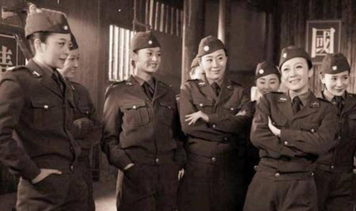 军统女特务薛鸣琴,被蒋经国派往上海潜伏,因未完成任务跳江自尽
