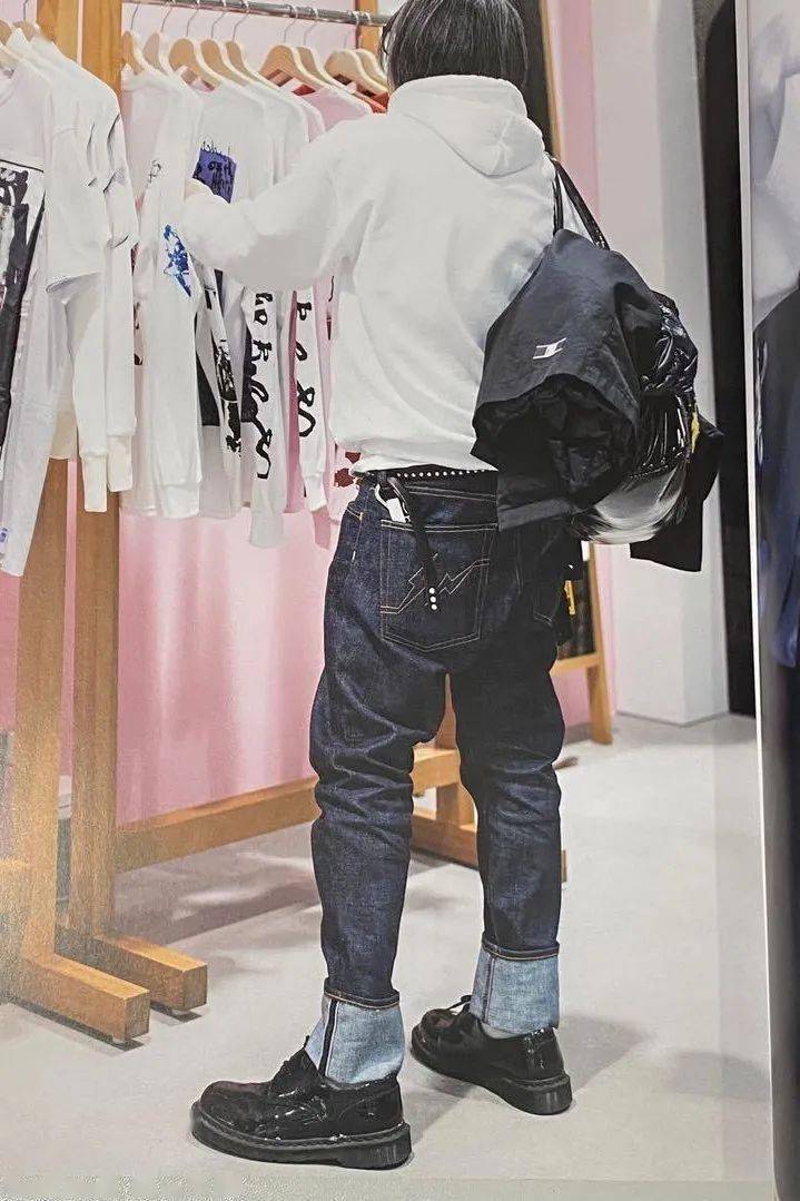 Travis|泼墨 破坏 微喇，关于牛仔裤回潮，NIGO、TS 等人的不同喜好