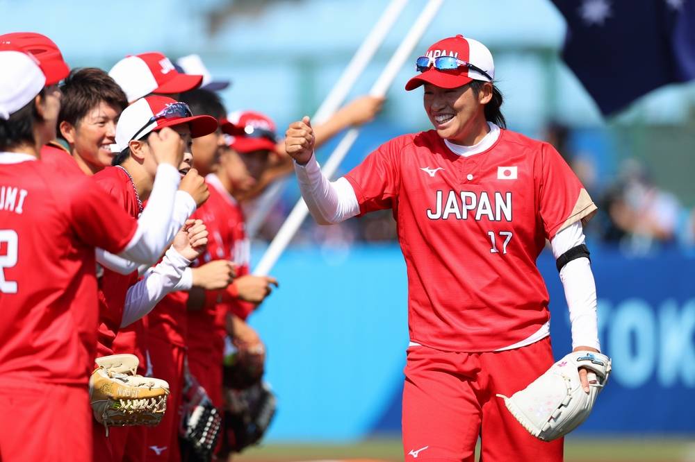 东京奥运会首场比赛:日本女子垒球队赢得开门红