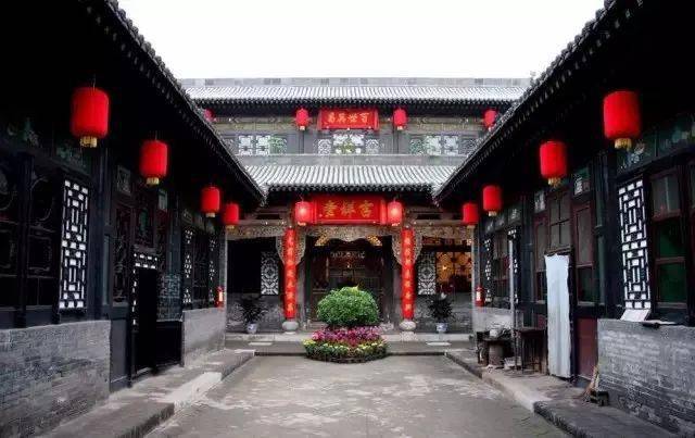 京派建筑的尊贵,在于它历经700多年演变而来的四合院,院落宽绰疏朗