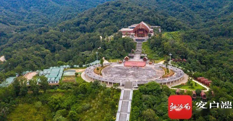 瞰海南:高空俯瞰五指山黎峒文化园 感受黎家旖旎风光