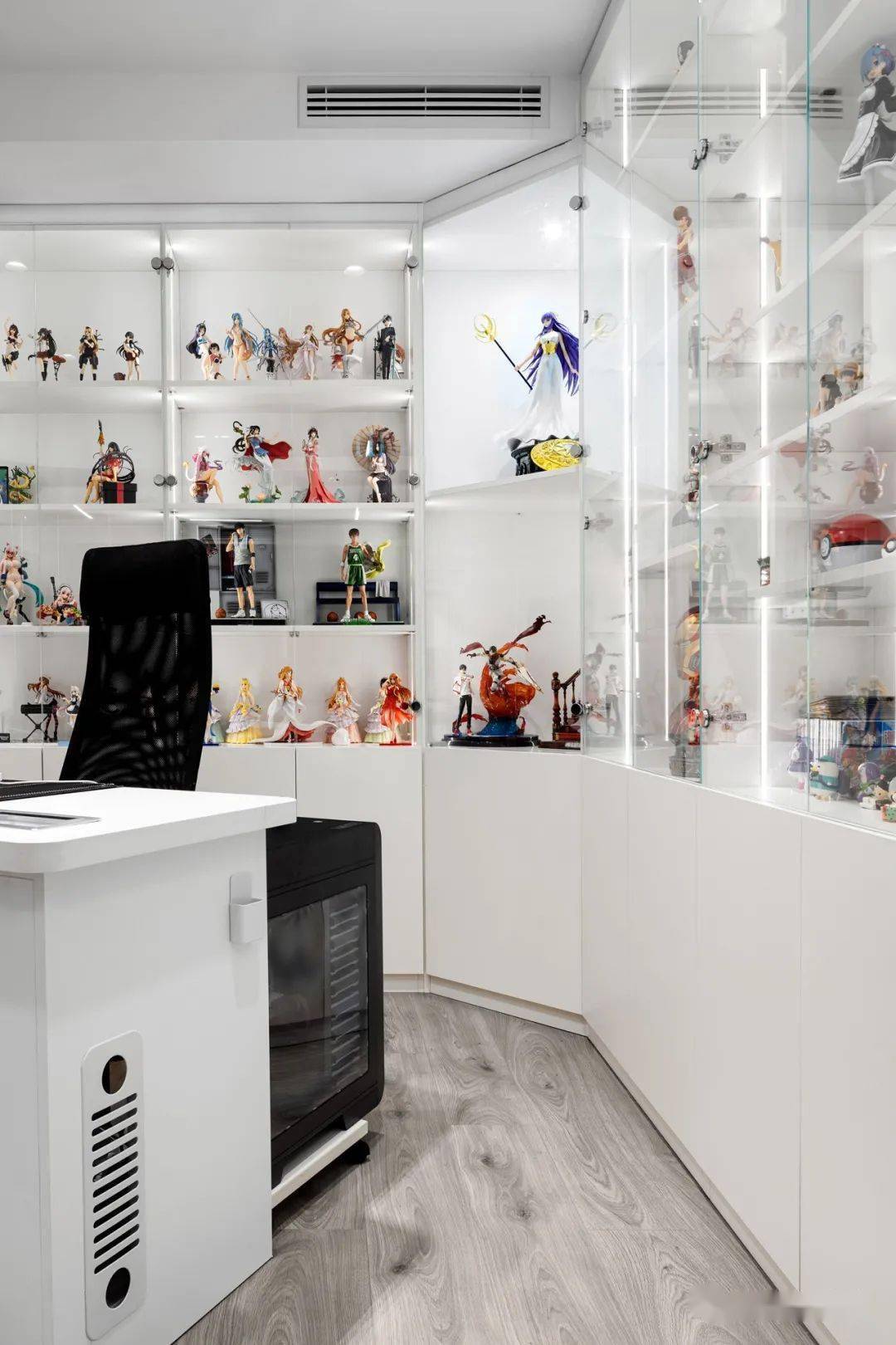 130㎡极简风 科技感的四口之家,手办爱好者的dream house~_收纳