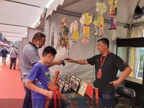 传承|携手传承人 潘家园带非遗走近大众