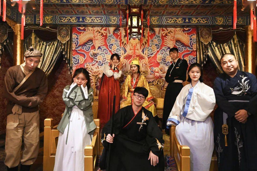 古装游戏小镇来啦密逃剧本杀双结合赌你没玩过