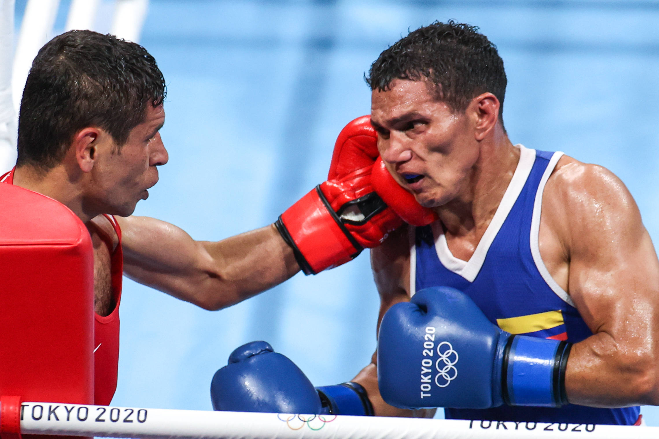 拳击——首日赛况_新华社