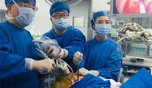 抵抗力|肺发霉？！杭州女子反复咳嗽10多年，医生从肺里“挖”出“臭鸡蛋”