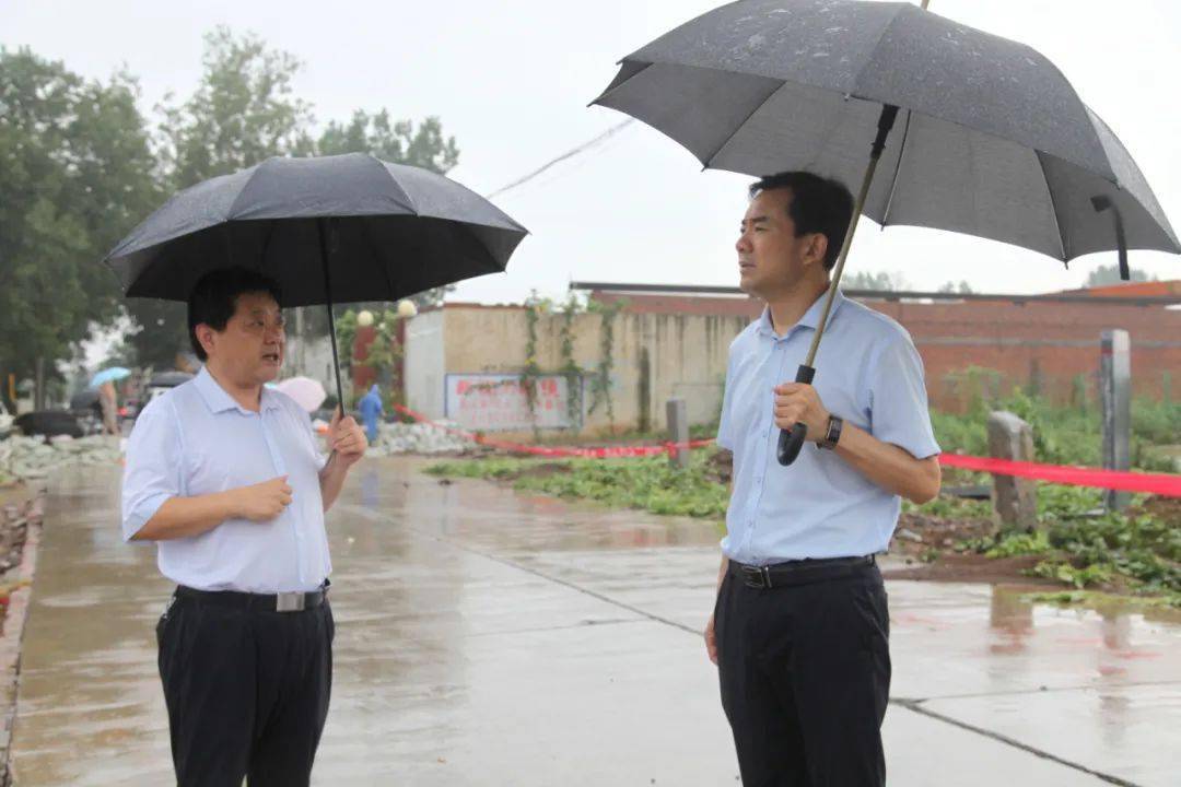 市委书记刘军伟在我市防汛抗旱指挥部会商调度会上强调 坚持问题导向
