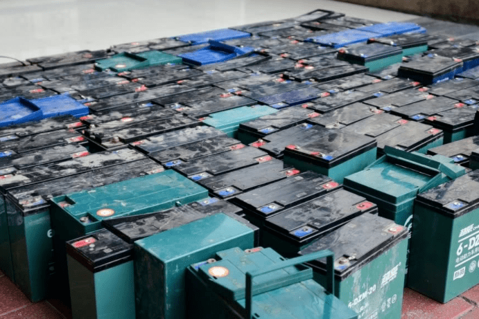 明知拆解废旧铅酸蓄电池产生的废物会造成环境污染的情况下,仍非法