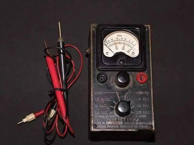 拆解二战时期军用万用表,看看70多年前的万用表长啥样?