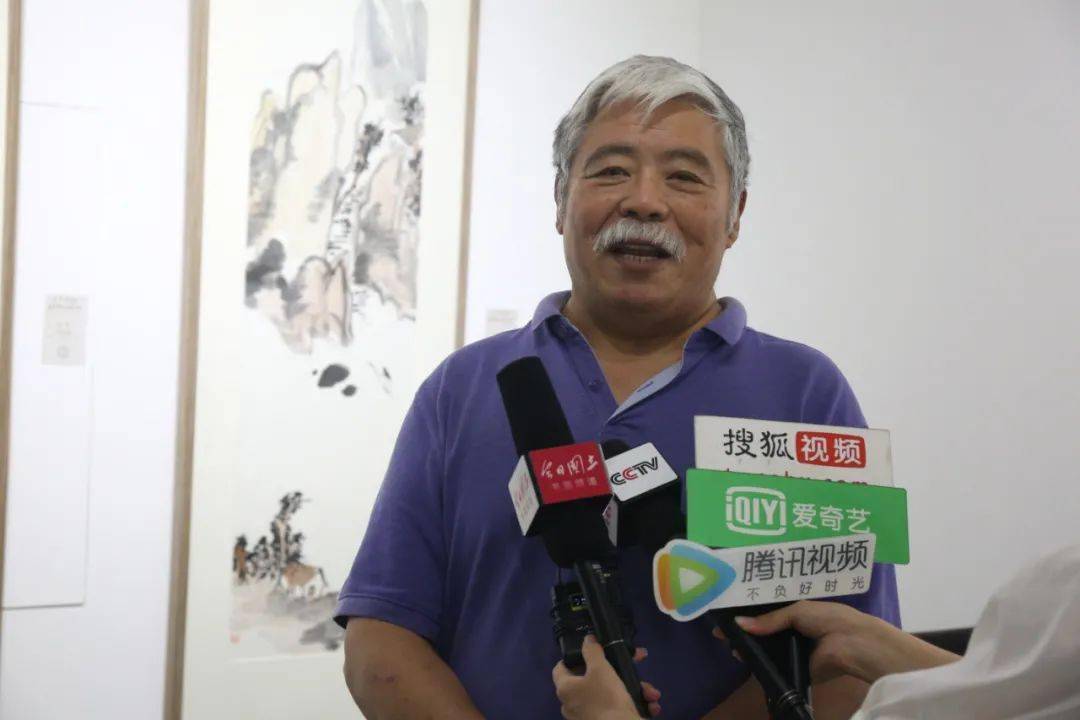 ▽开幕媒体采访除以上嘉宾外,中国国家画院研究员陈胜凯老师,中国国家