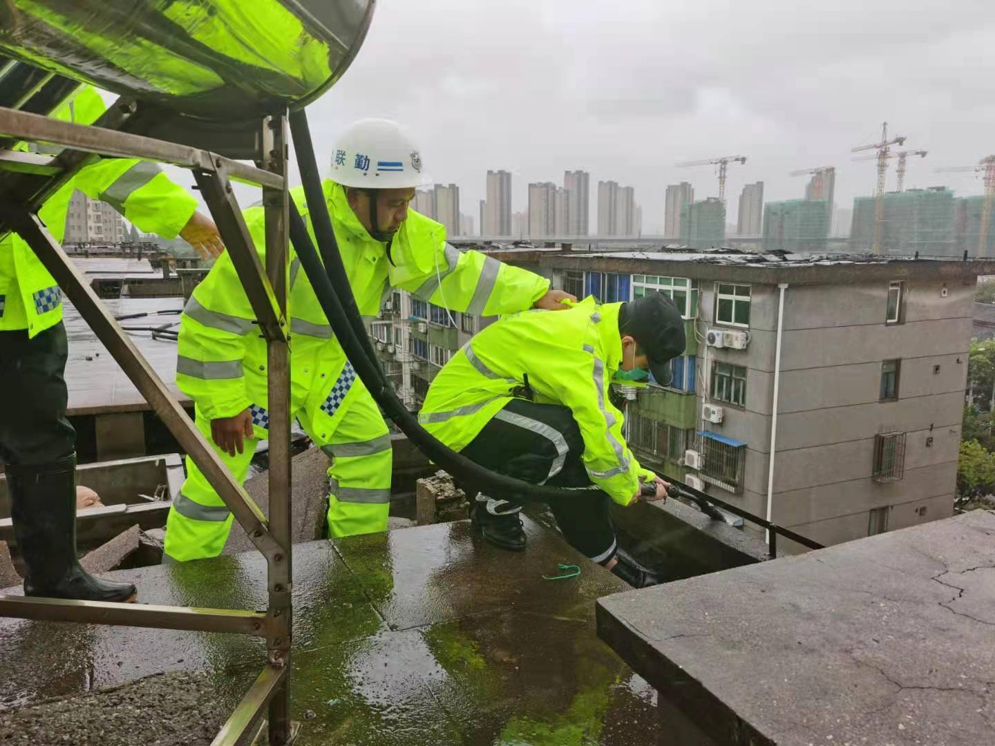 全力以赴 迎战"烟花"|人民群众排第一!