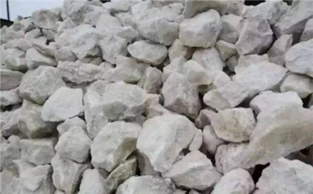 硅藻来自吉林长白山优质天然硅藻矿,这款地垫的原料全部来源于这里