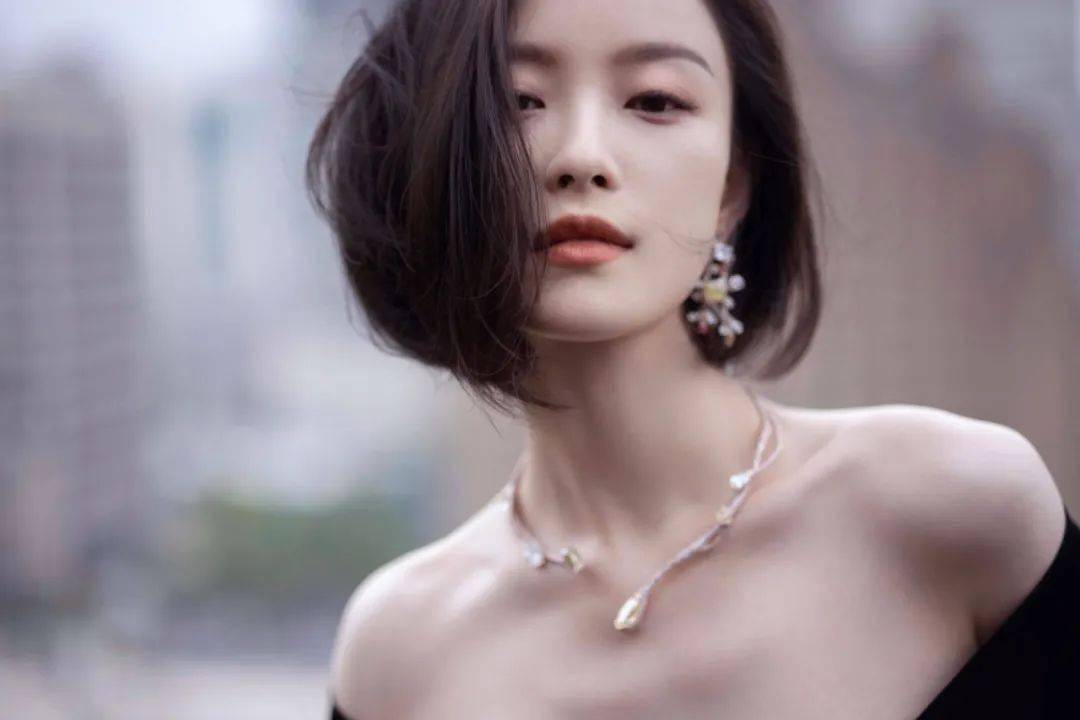 发型|连全智贤欧阳娜娜这万年长发专业户，都剪了短发