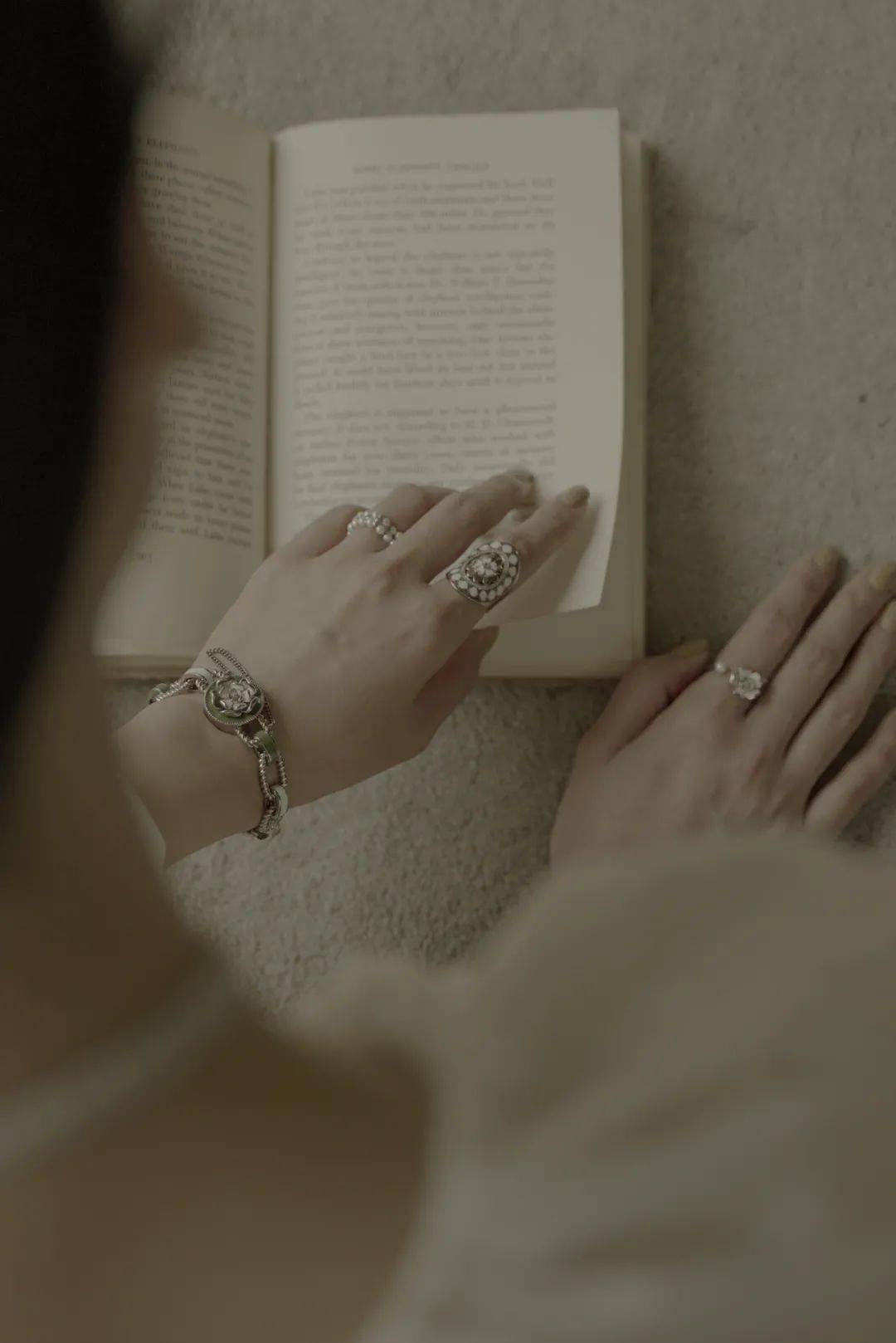 如何变成一个优雅的人 d6f4b82945cc4c29875de90dda8aed3e.jpeg