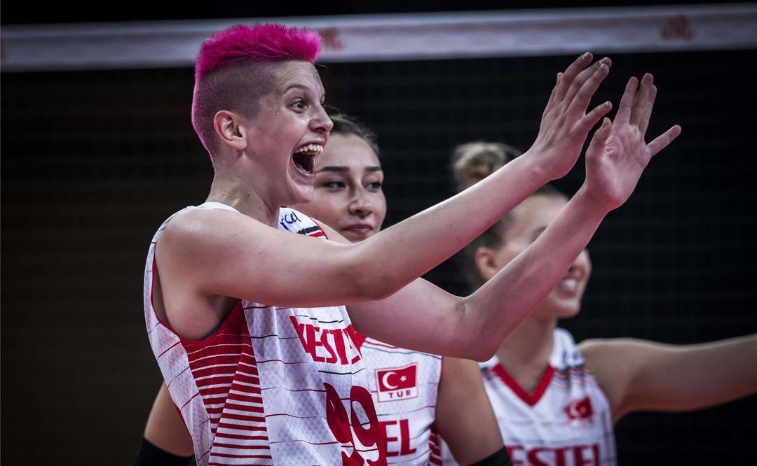 杨倩夺冠,女排被集体打懵_卡拉库尔特