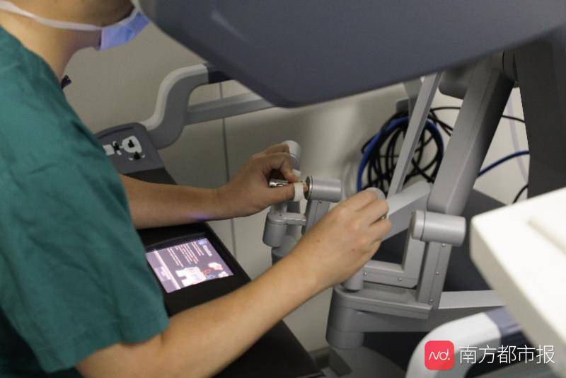 时间|?少女左肾上长两个巨瘤还破裂了，手术机器人成功摘瘤保肾