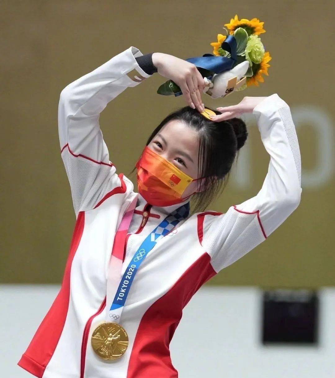 诋毁奥运首金得主引发公愤的1天后这位导演注销了自己的微博