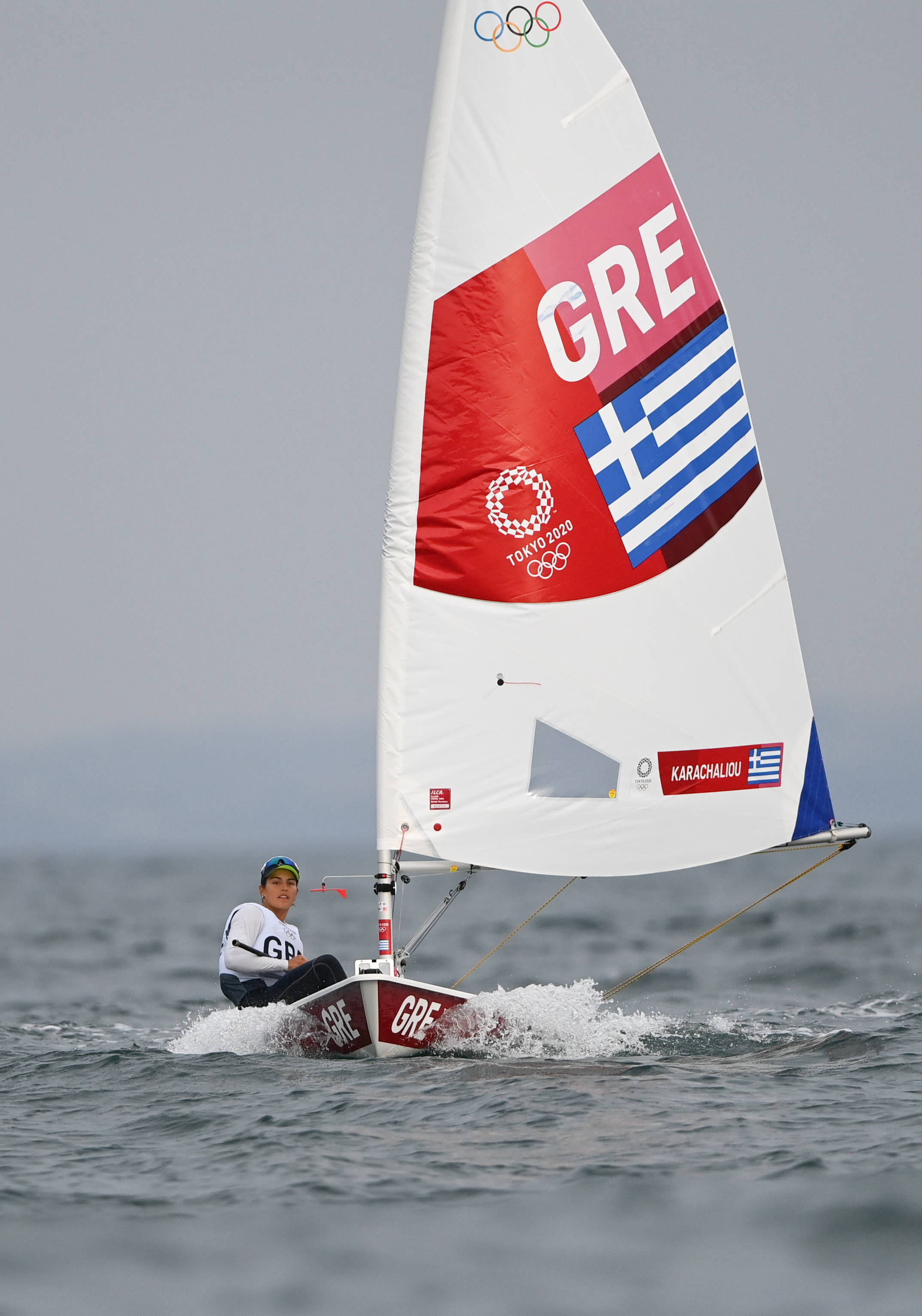 当日,东京奥运会帆船帆板比赛在日本神奈川县藤泽市江之岛游艇码头