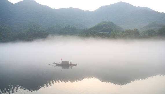 景区|湖南资兴：晨雾美景引游人