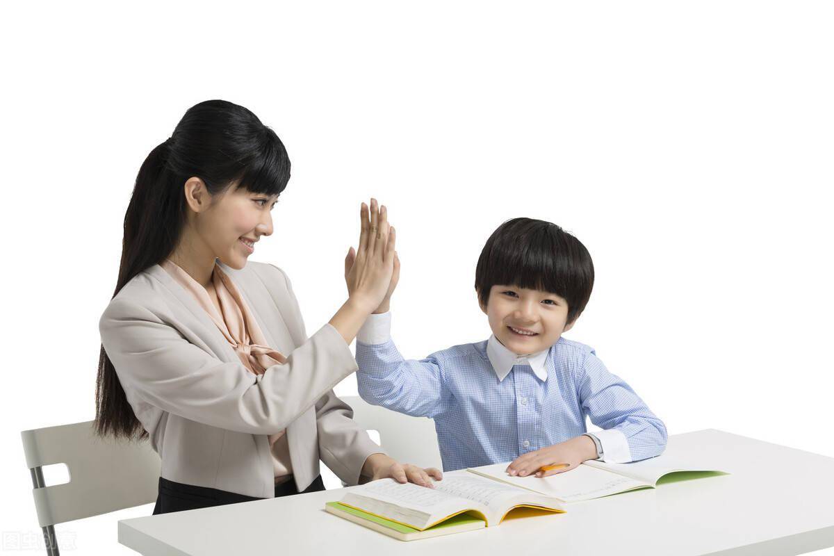 别以为你会表扬孩子!最后一条是大坑,许多家长都会犯