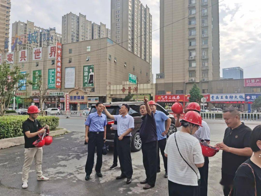 太和县委书记邵兵到县信访局公开接待群众来访