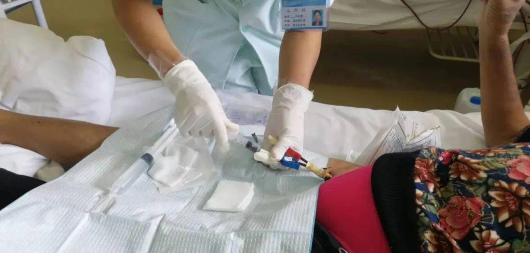 新技术新项目我院血透室开展透析导管内尿激酶溶栓