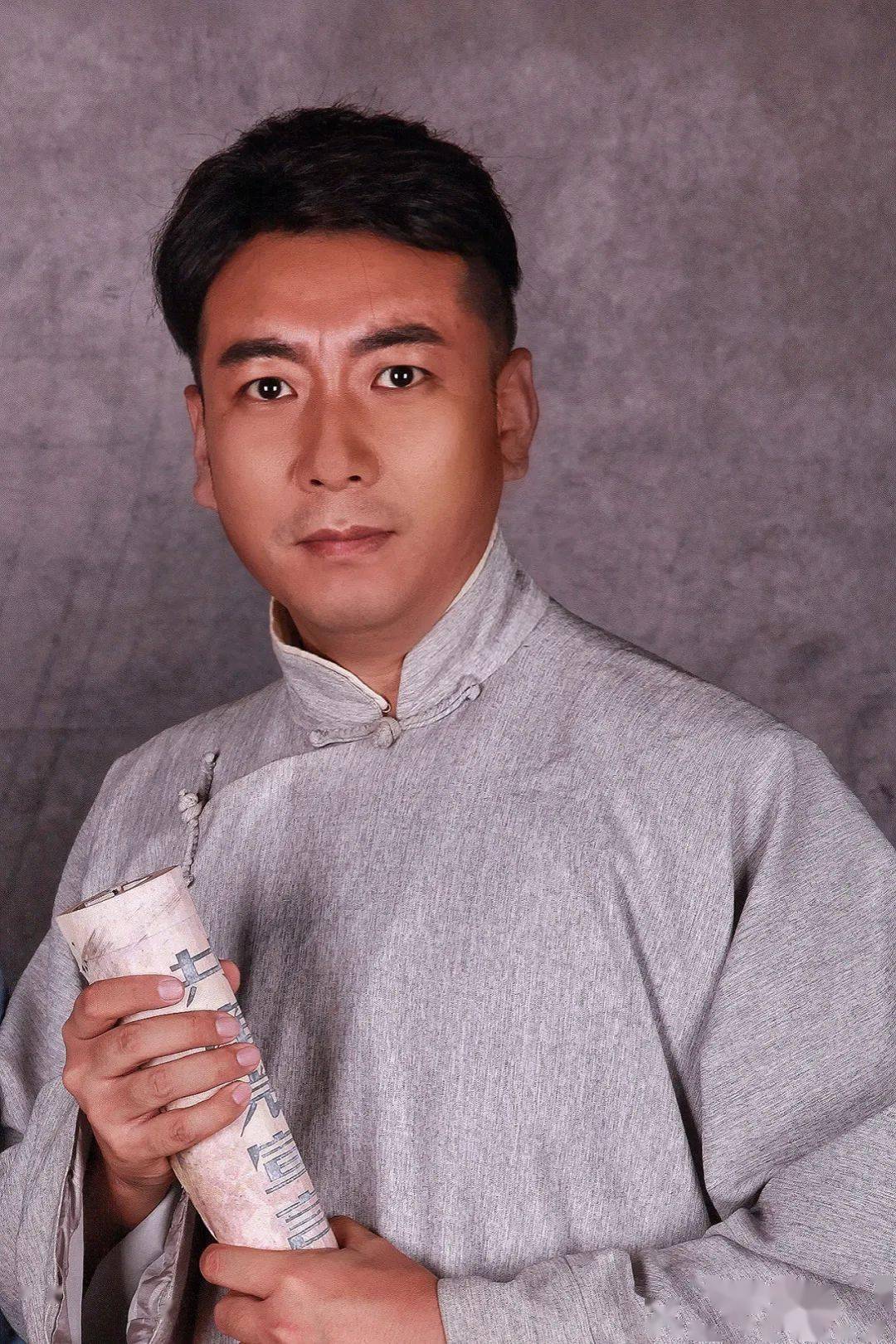 薛雷 饰 刘英黄爽 饰 郑大娘高宇 饰 郑海啸王靖 饰 郑海啸郑贤俊 饰