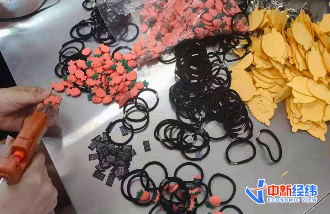 奥运冠军杨倩同款卖爆了 订单量暴增400倍 拿货至少等一周 生产