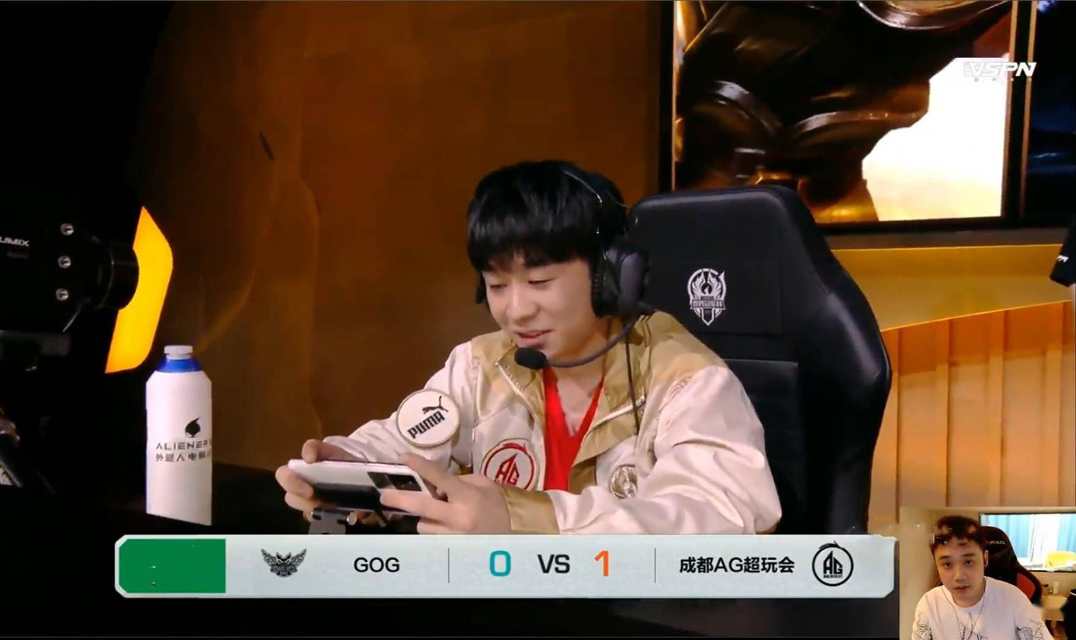 就你叫傲寒是吧ag一诺军训傲寒月光论装杯没人比得过一诺