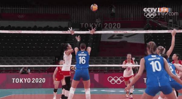 俄罗斯|中国女排遭遇三连败！赛后郎平对女排姑娘们说：昂起头来！