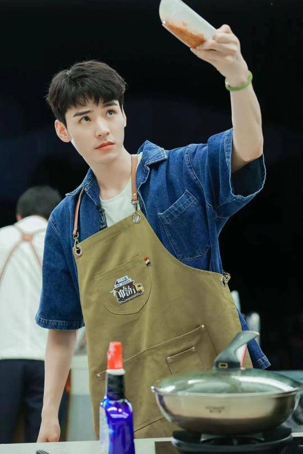 宁静|《中餐厅5》老朋友AKA店长黄晓明，这季竟碰上了她！