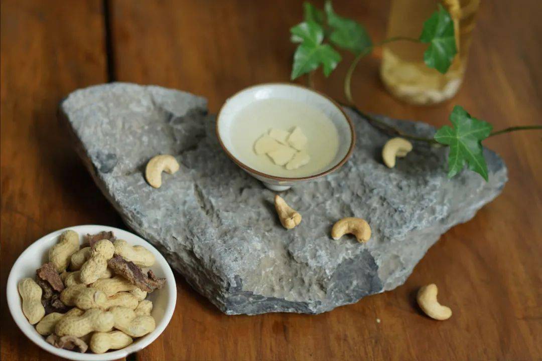 喝个「人参茯苓酒」,通补下焦元气.