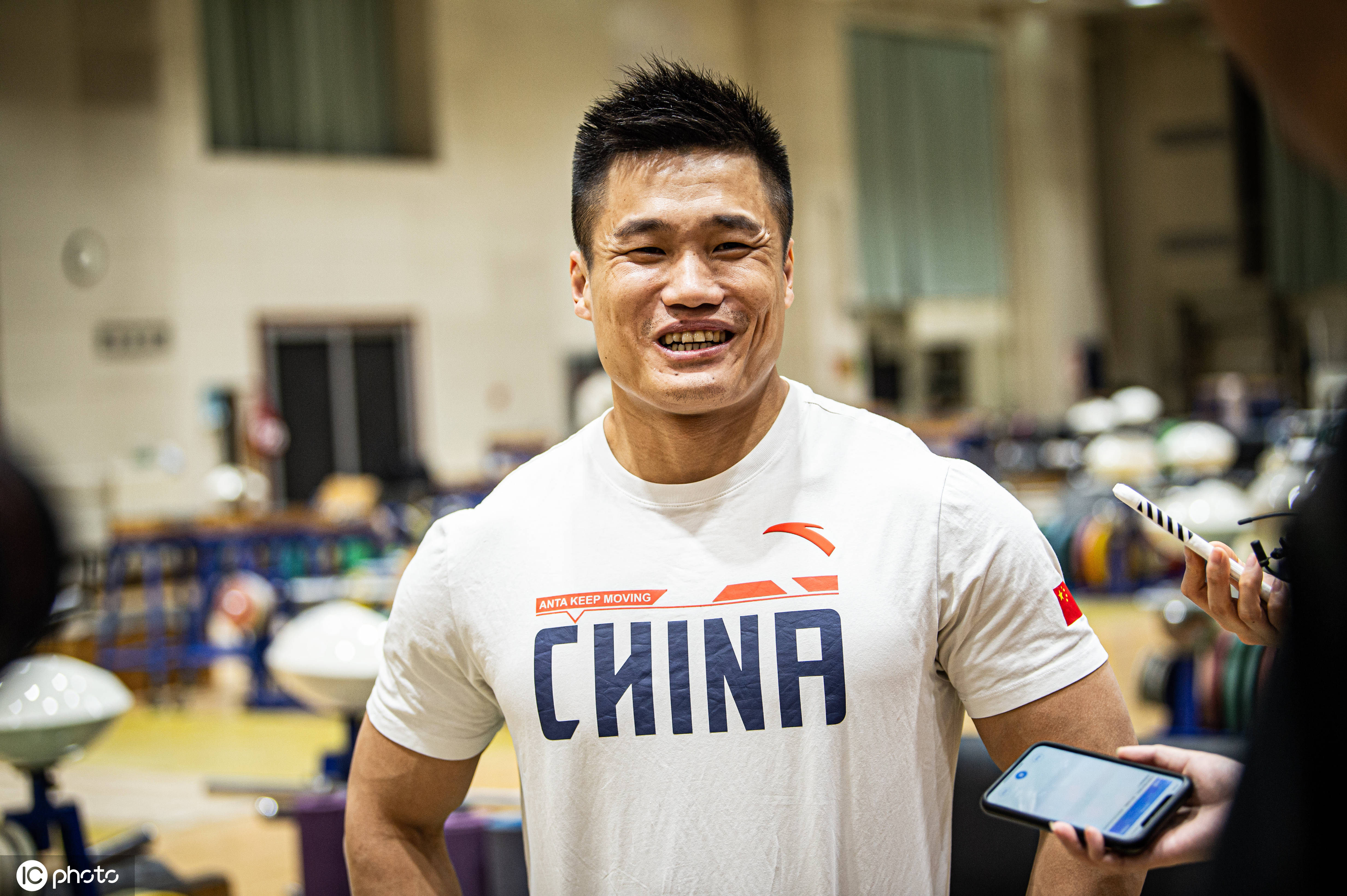 吕小军举重男子81公斤级夺冠,为中国队赢得第21金