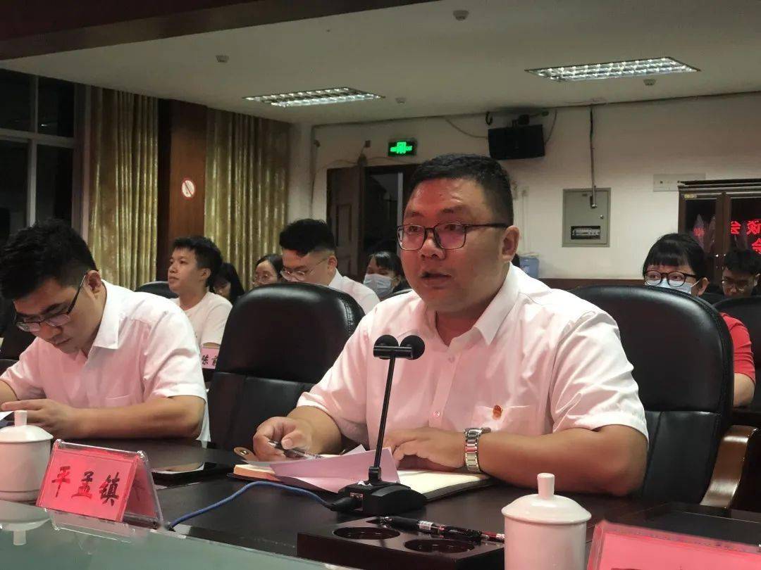 以青春之名赴那坡之约那坡团县委召开2021西部计划志愿者迎新座谈会暨