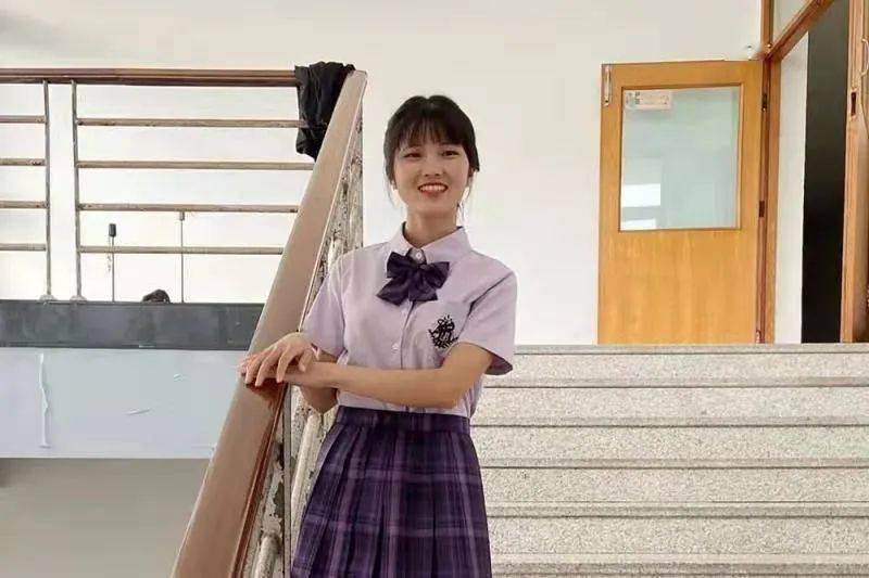 今天的头条致敬人民子弟兵浙农林大这位女生逐梦从军展现青春最美的