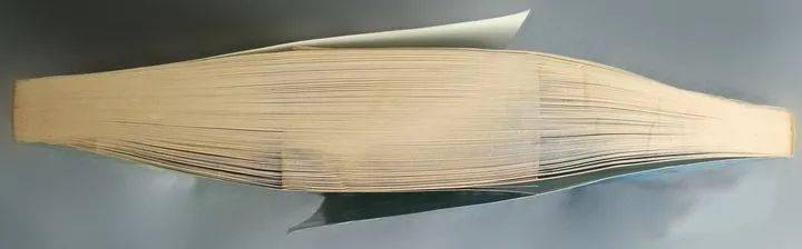 2.然后尝试和孩子拉开它们,但你们会发现,怎么拉都拉不开.