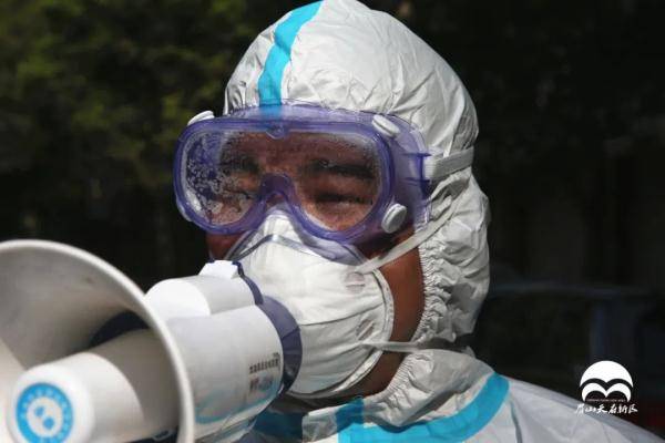 疫情|35℃下的坚守！这群人，可爱又可敬！