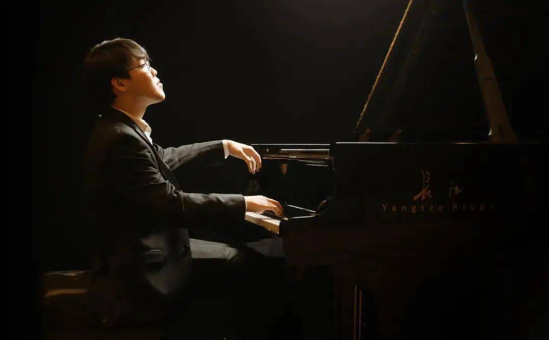 晋级肖赛丨吴羽翀(长江钢琴艺术家)陈子希(长江钢琴青少年艺术家)