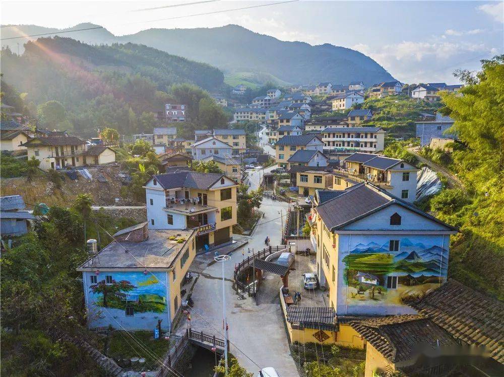 萍水相逢全国重点华安这个村有底气