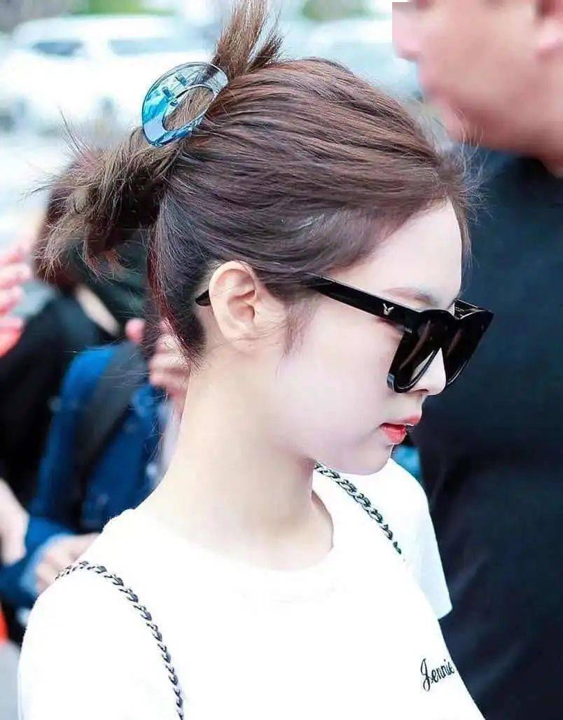 宋妍霏jennie都爱的鲨鱼夹几块钱一个怎么这么好看啊