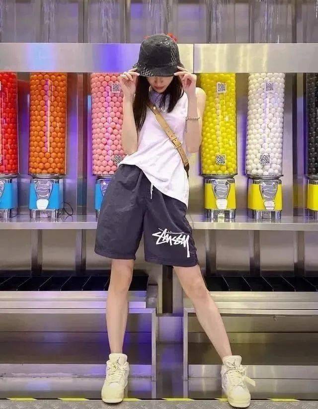 老爹|女明星都爱的“老爹裤”，遮肉显瘦还百搭！