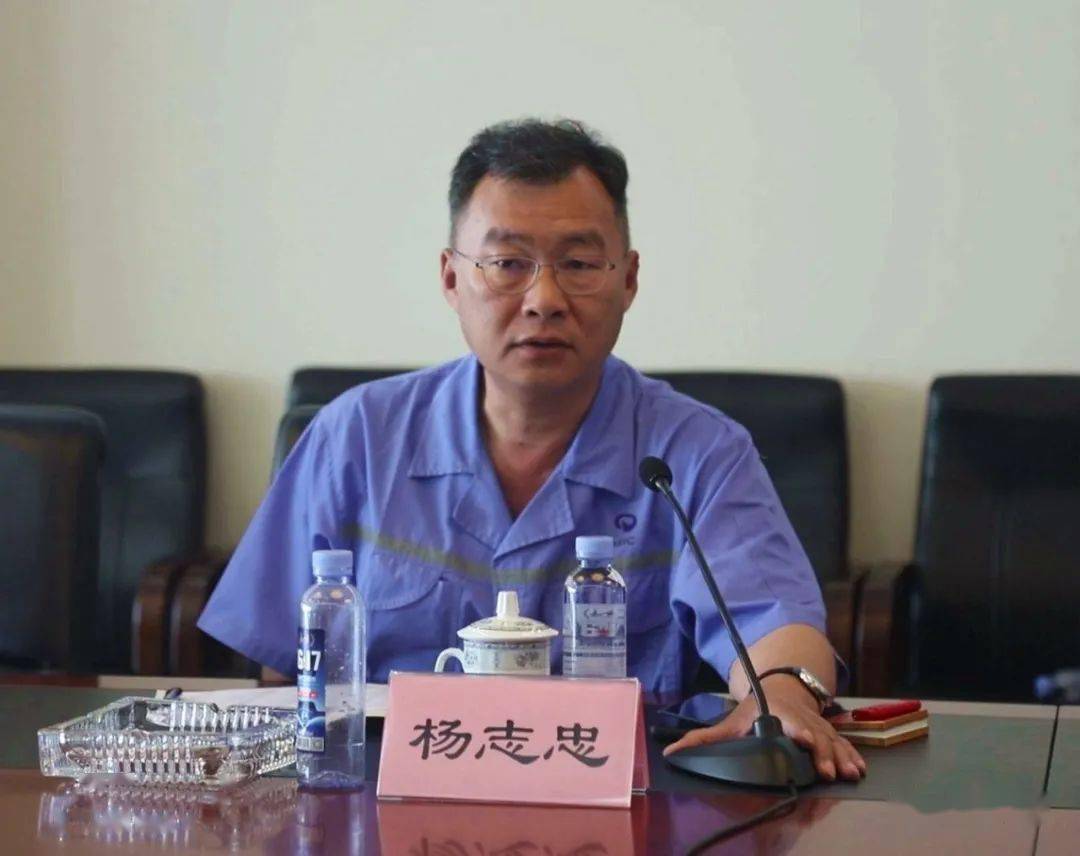 拥抱新时代践行新理念展现新作为杨志忠为青年人成长打气鼓劲