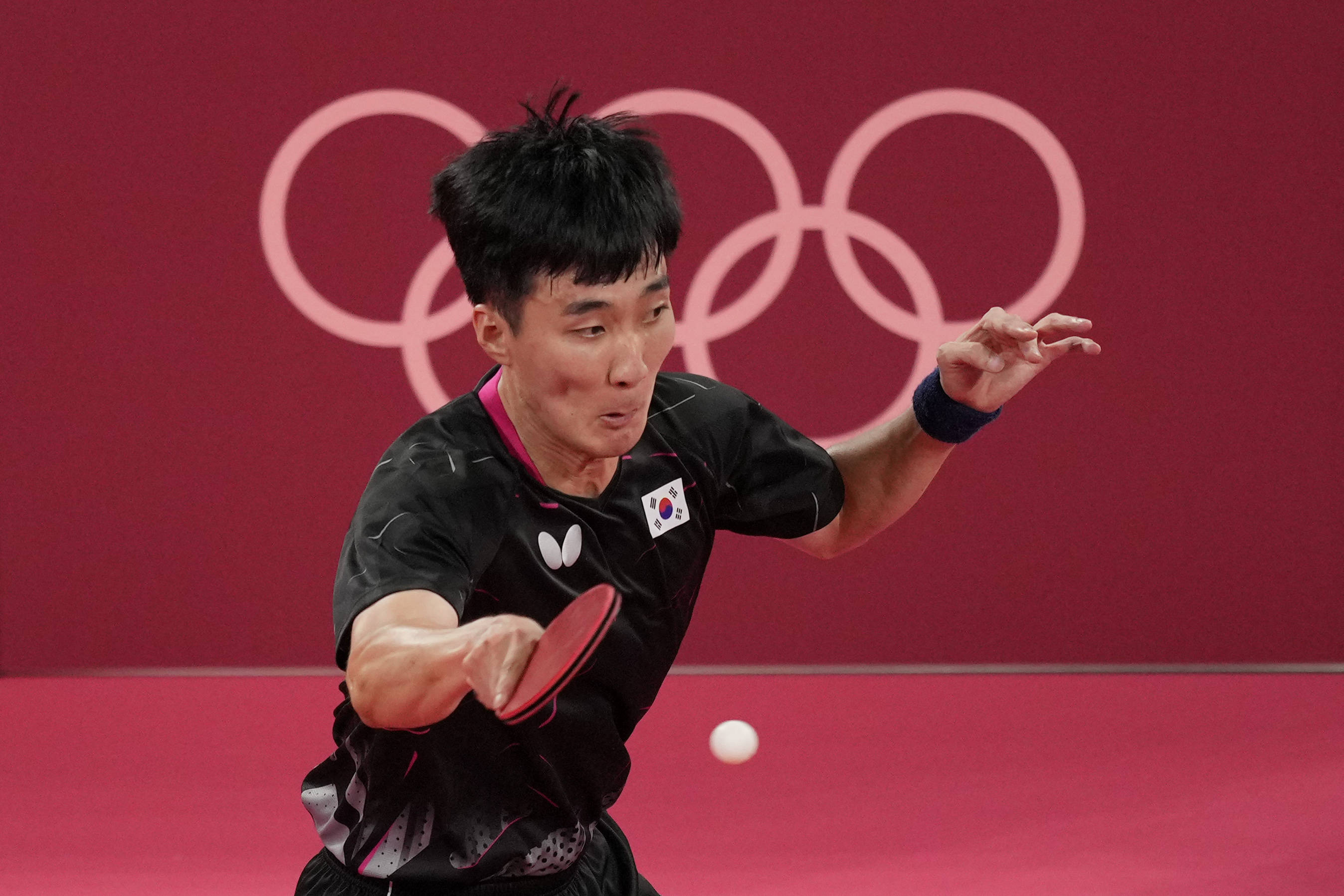 现场|刘国梁起立鼓掌,马龙称赞韩国球员:意志力不在我之下