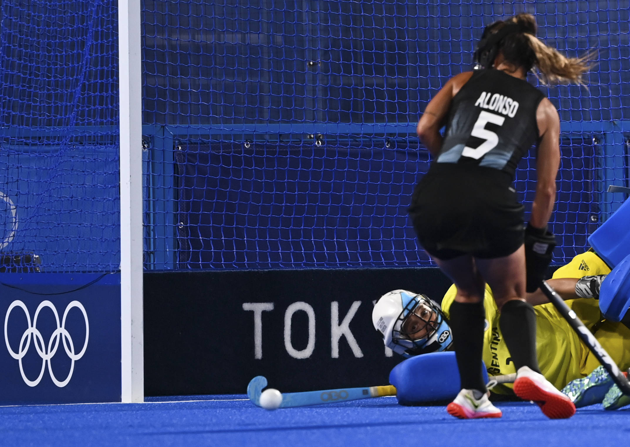 曲棍球——女子半决赛:阿根廷队晋级决赛