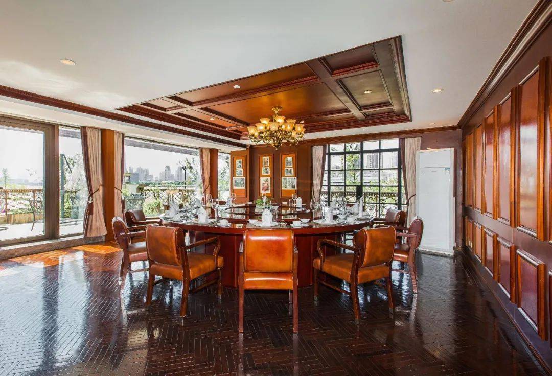 浦江陆号还有个与其他餐厅不同的地方,就是其菜品囊括的菜系可谓海纳