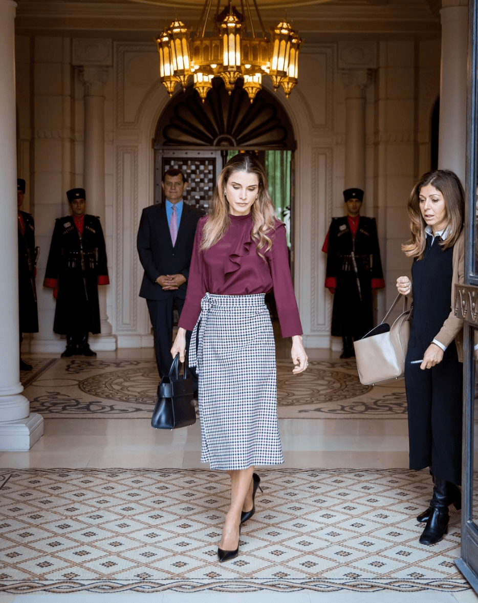 设计|从难民到『全球最美王后』,她比西班牙王后更会穿!