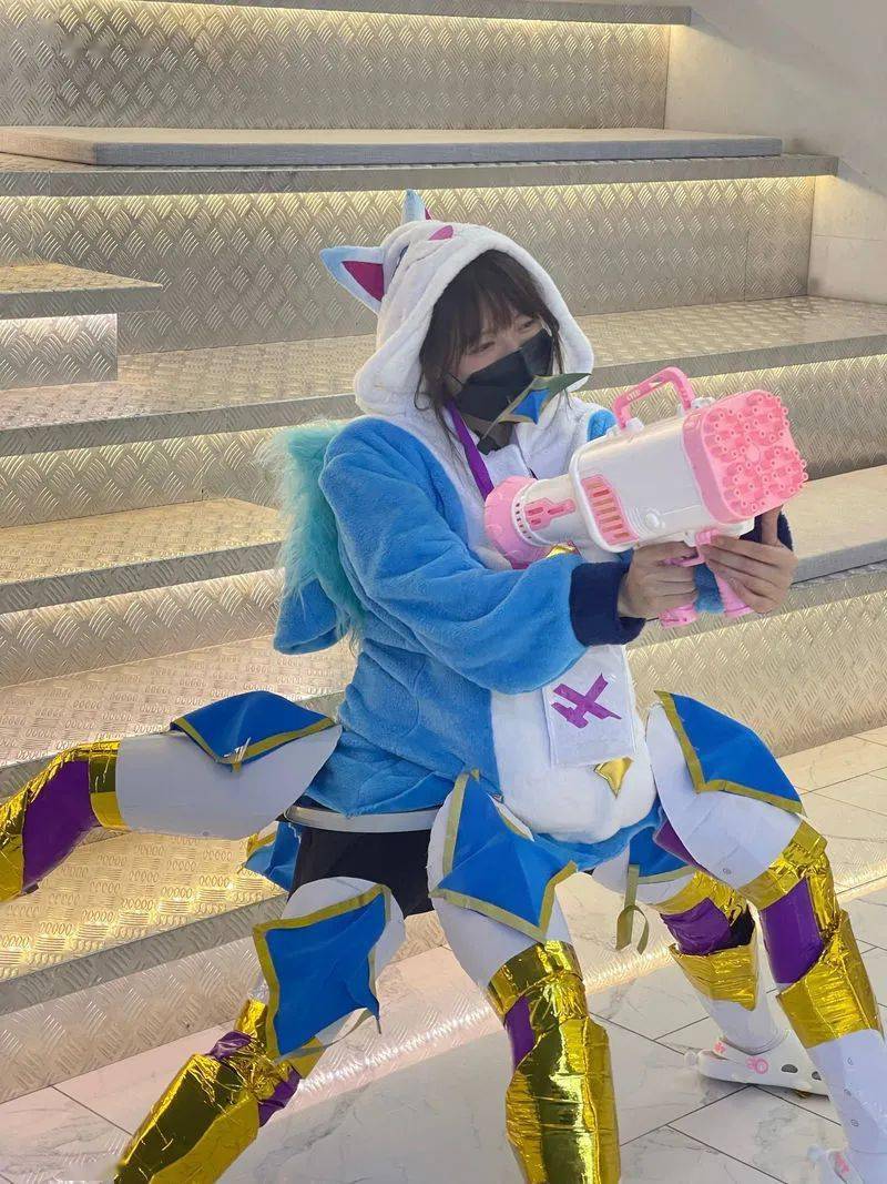 67doinb石头人冠军皮肤太丑了今年加油要个璐璐骆歆cos厄加特