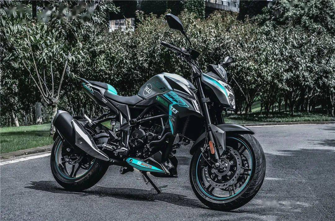 潮牌玩家,场地黑马——无极300r金卡纳版测评_搜狐汽车_搜狐网