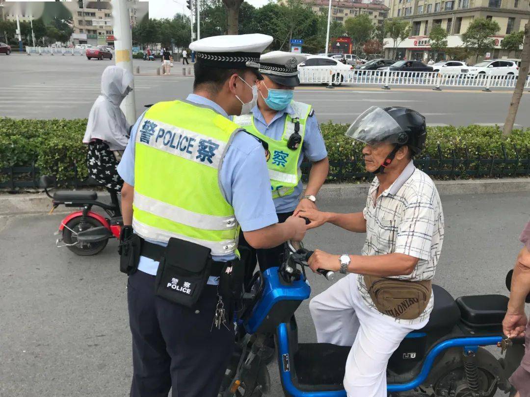 淮北交警严查电动车!