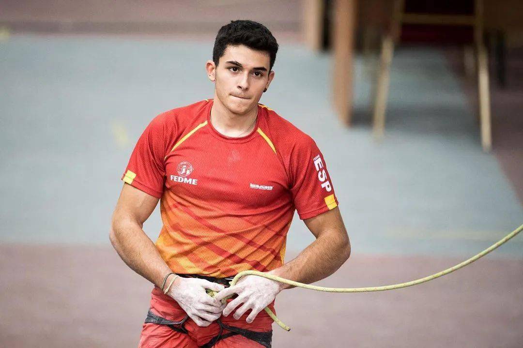 还有西班牙队的19岁的小将alberto gine07s lo07pez(阿尔贝托